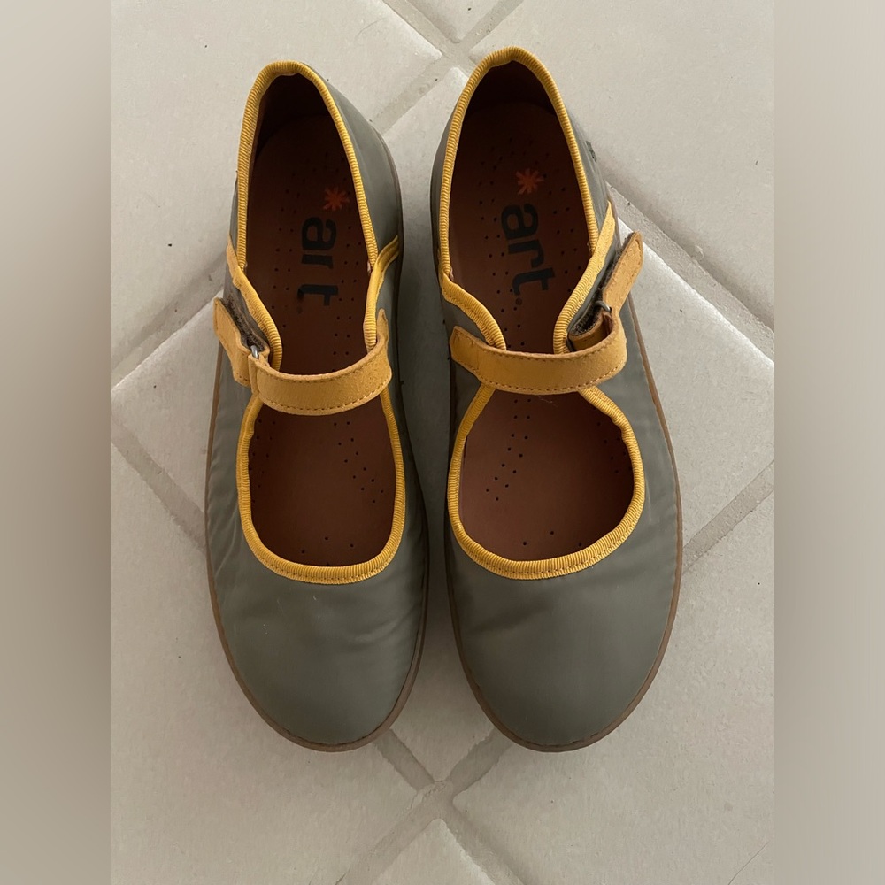The Art Company Antibes Nylon Mary Jane in Moss Green / Yellow, Size 41